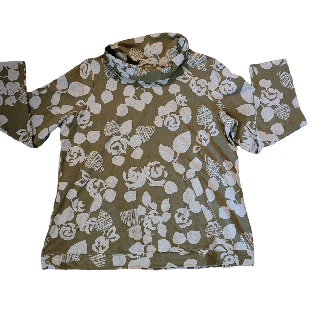 D&co Floral Turtle Neck Sweatshirt